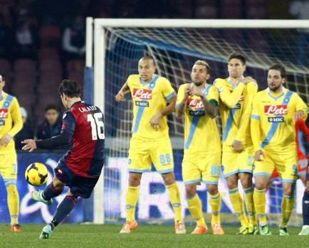 La punizione vincente di Calaiò. Afp